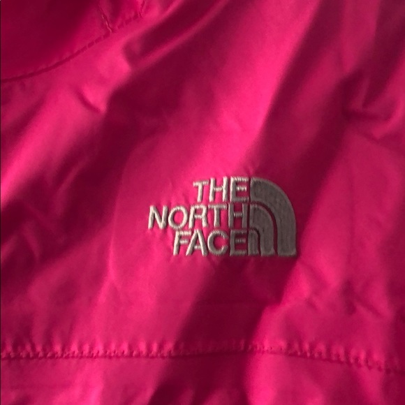 The north face Raincoat - Picture 2 of 4